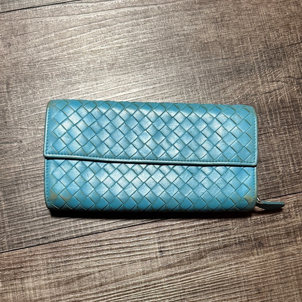 Bottega Veneta Intrecciato Leather Clutch Wallet